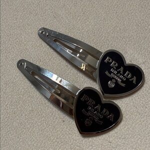 Pair Black and Silver Heart Clips